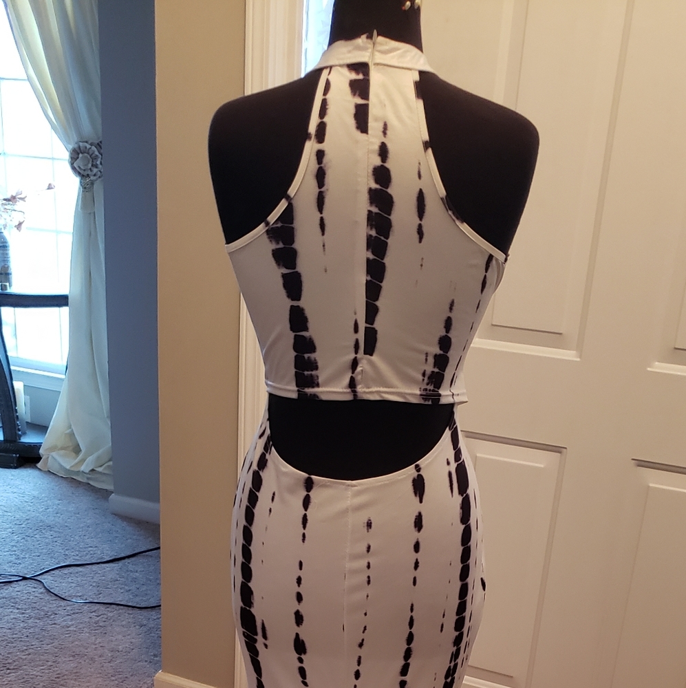 Dress - Picture 7 of 8